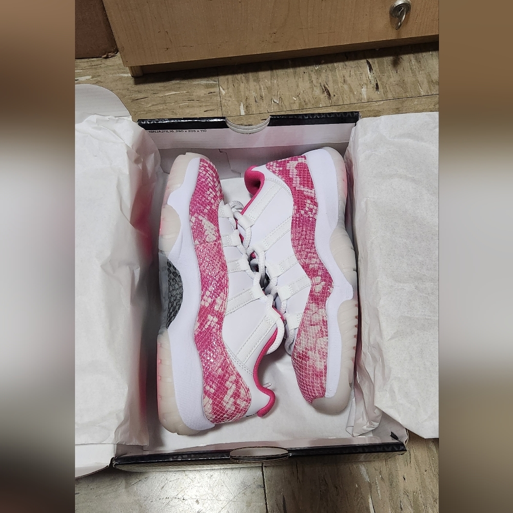 Womens Jordan 11 Retro Low